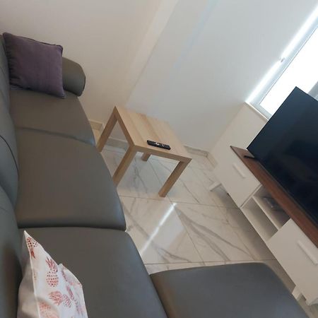 Central Apartment In Swieqi Is-Swieqi Buitenkant foto
